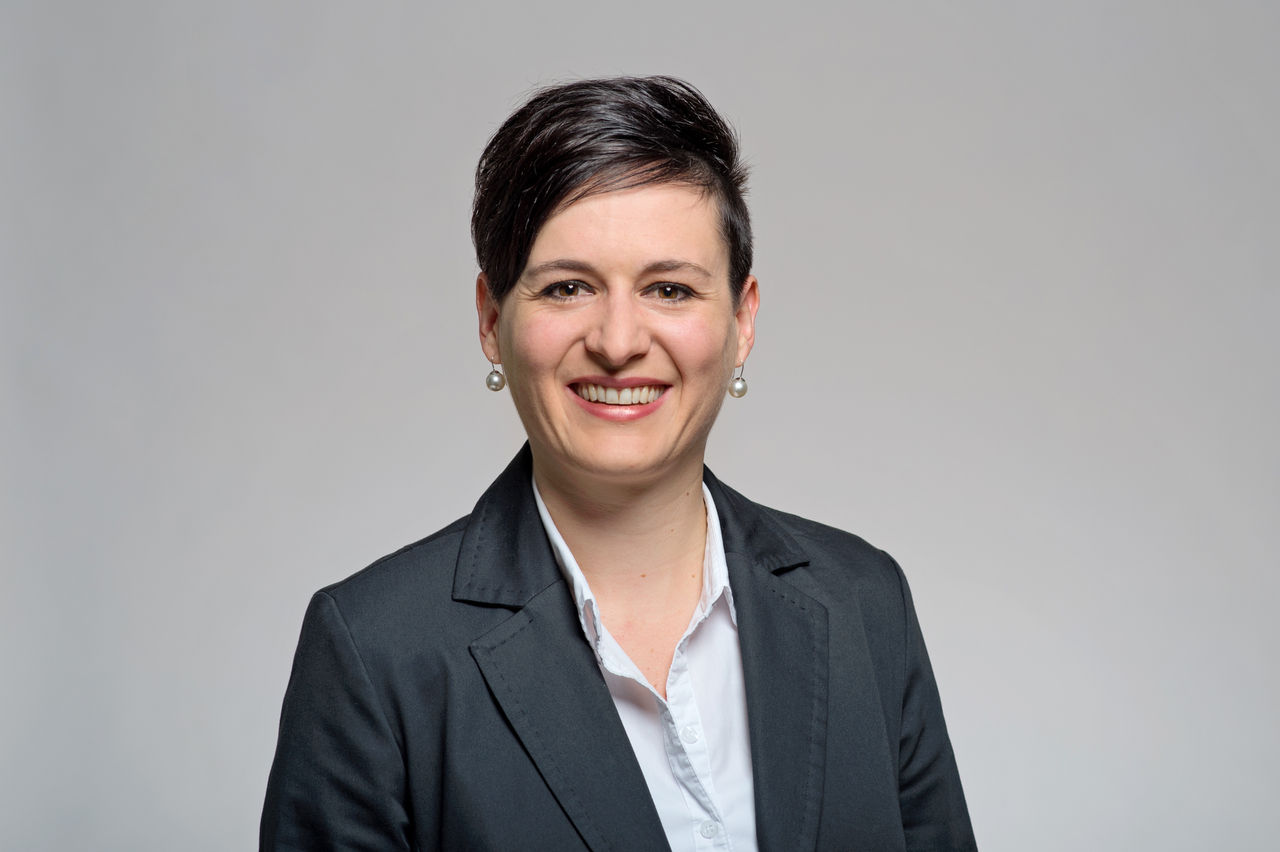 Bettina Angela Arnold Client Advisor