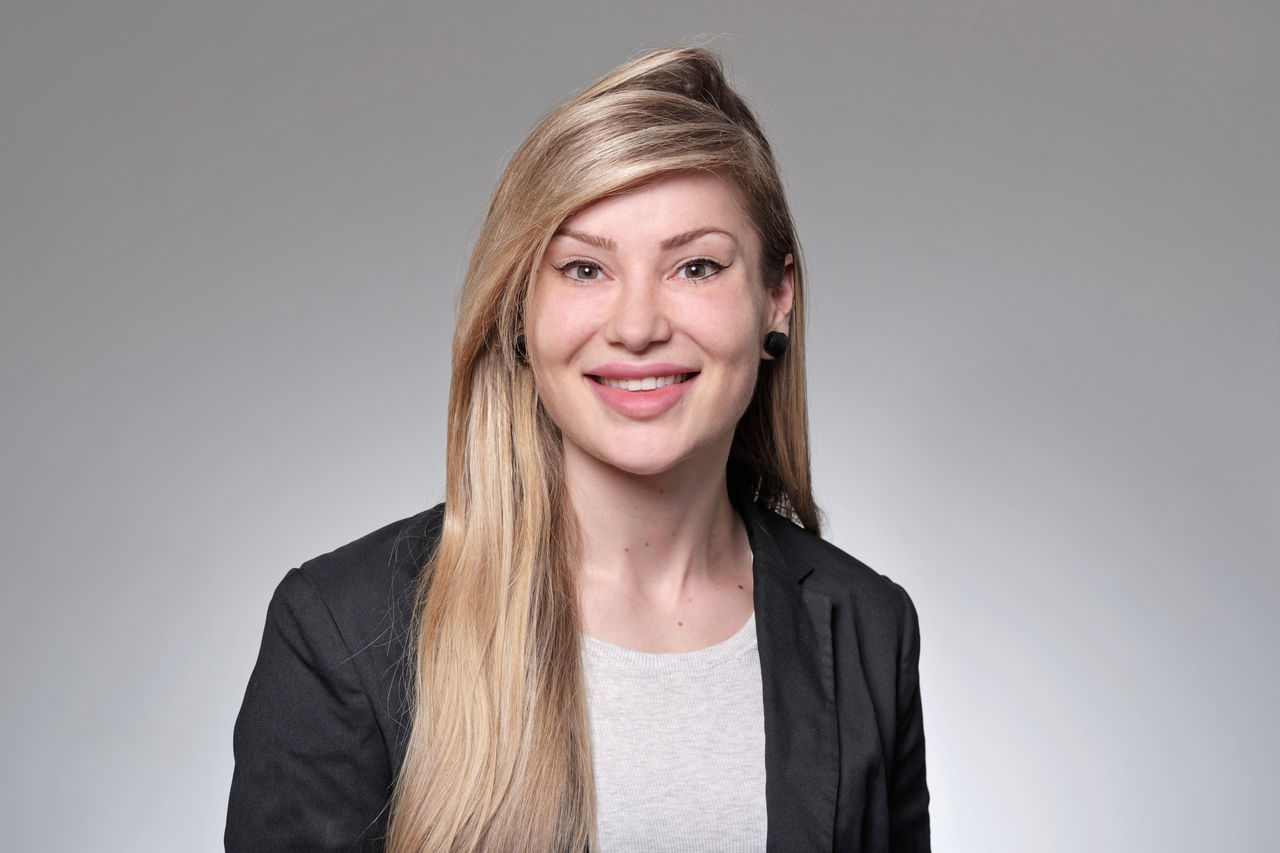 Tami Chitvanni Coll. du service-clientèle