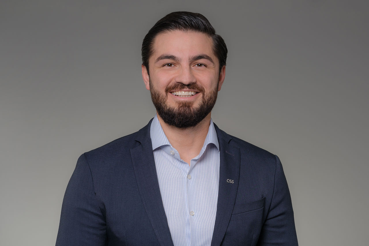 Olcay Gür Consulente della clientela