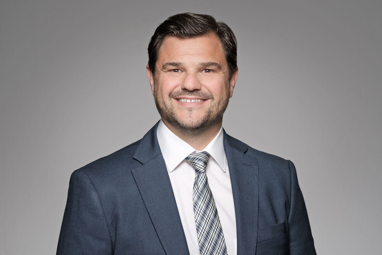 Igor Kostandinov Coll. du service-clientèle