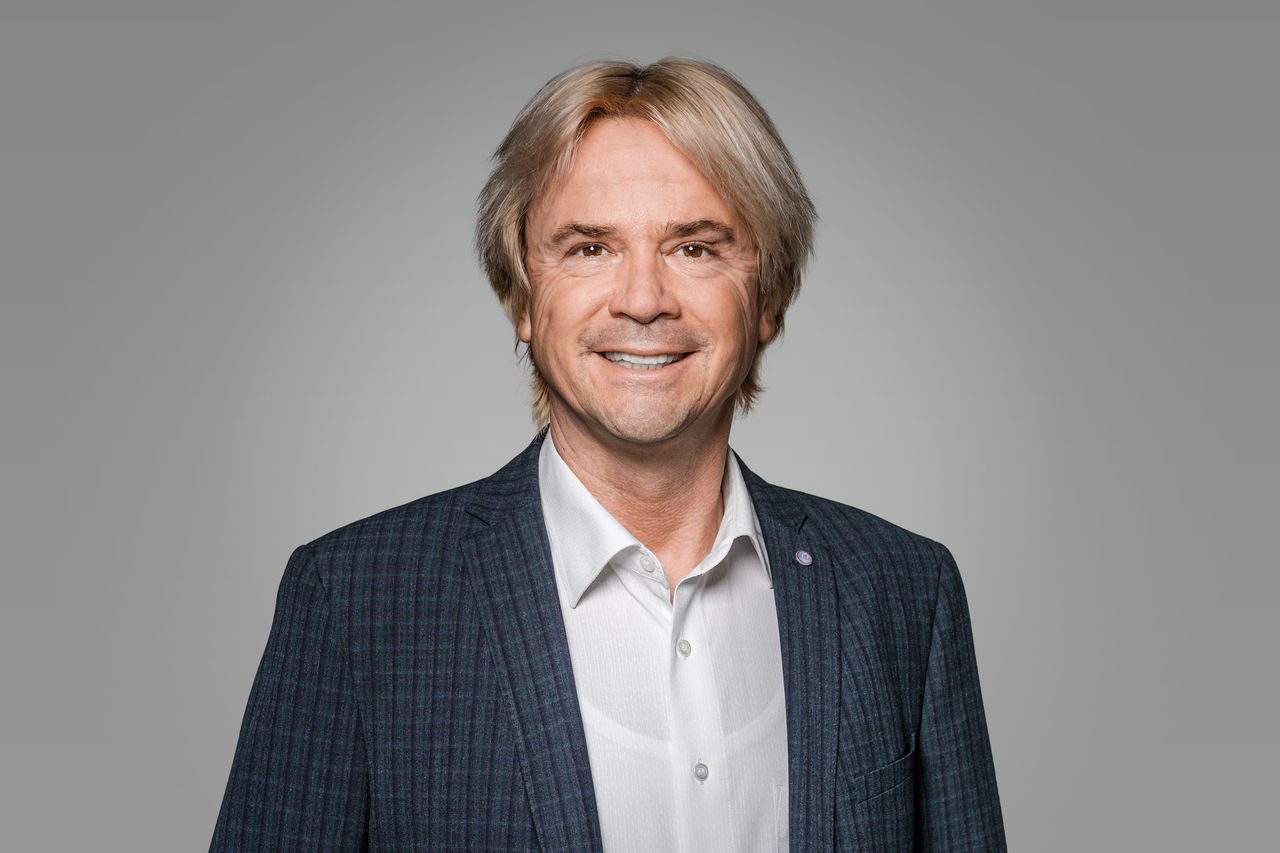 Matthias Dieter Nowak Consulente della clientela