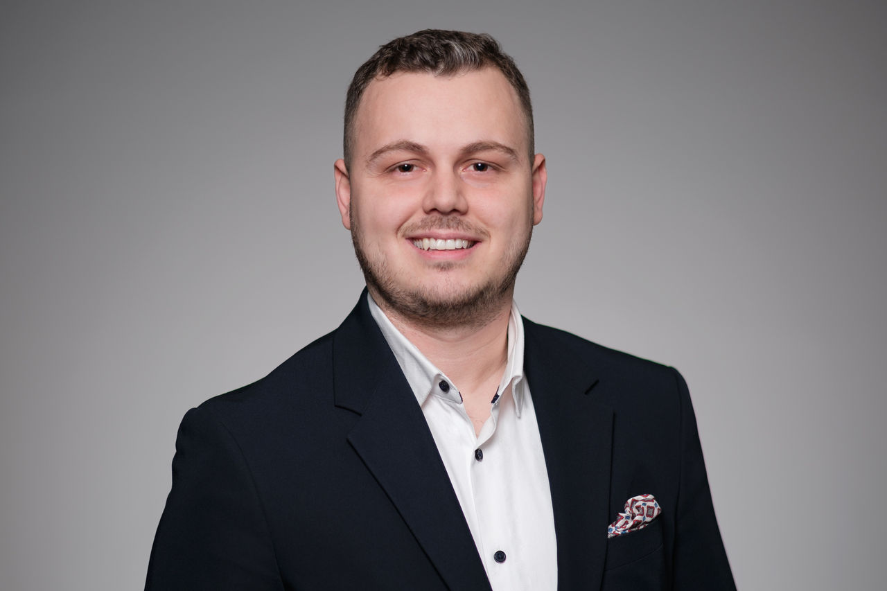 Rinor Hashani Client Advisor