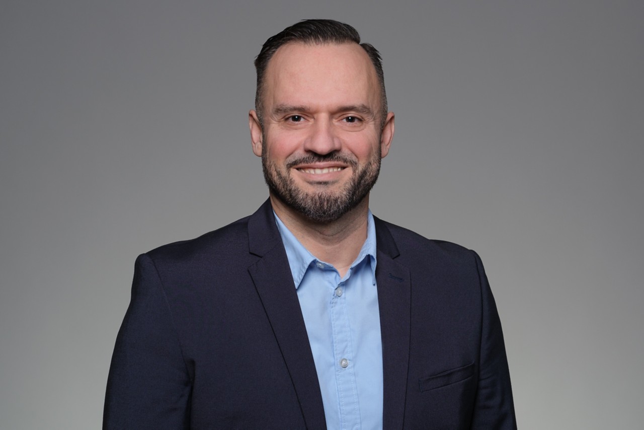 Tadzidin Rusiti Client Advisor